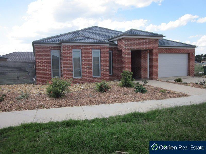 144 Alisma Boulevard, Cranbourne North VIC 3977