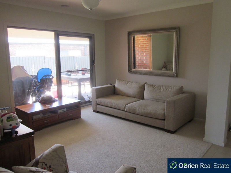 144 Alisma Boulevard, Cranbourne North VIC 3977