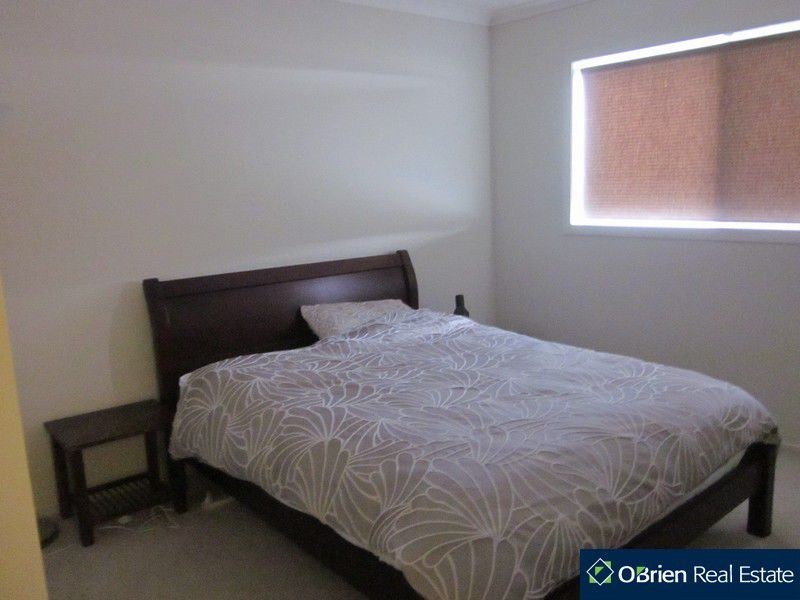 144 Alisma Boulevard, Cranbourne North VIC 3977