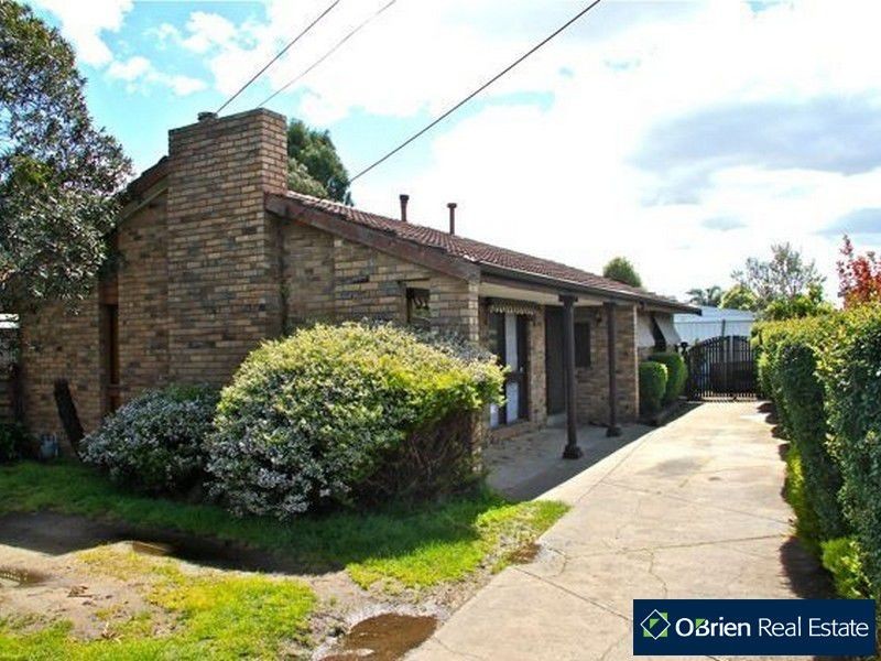 53 Loch Street, Cranbourne VIC 3977