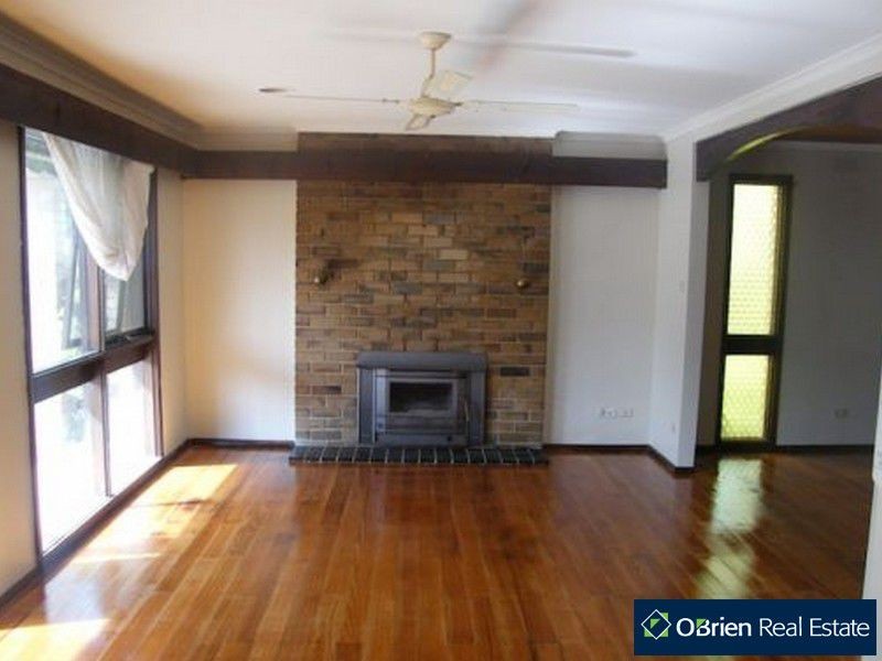 53 Loch Street, Cranbourne VIC 3977