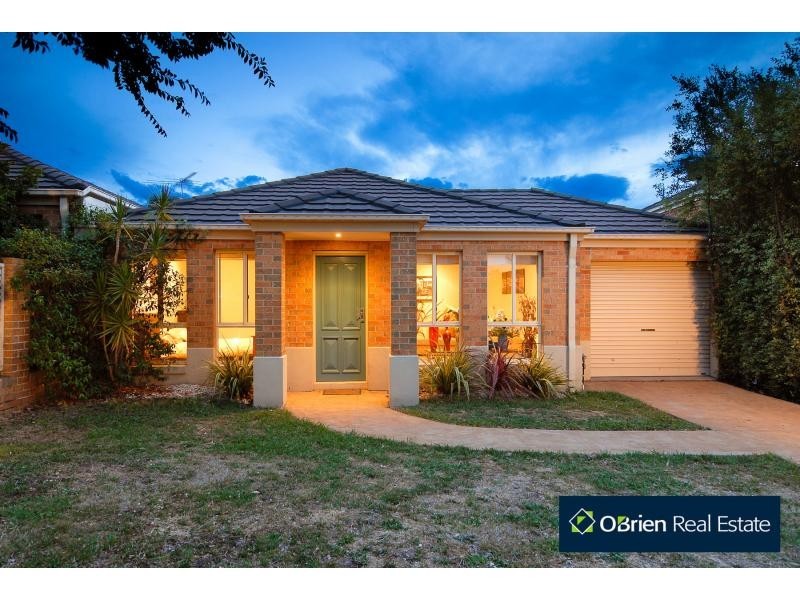 4 Normanton Place, Berwick VIC 3806