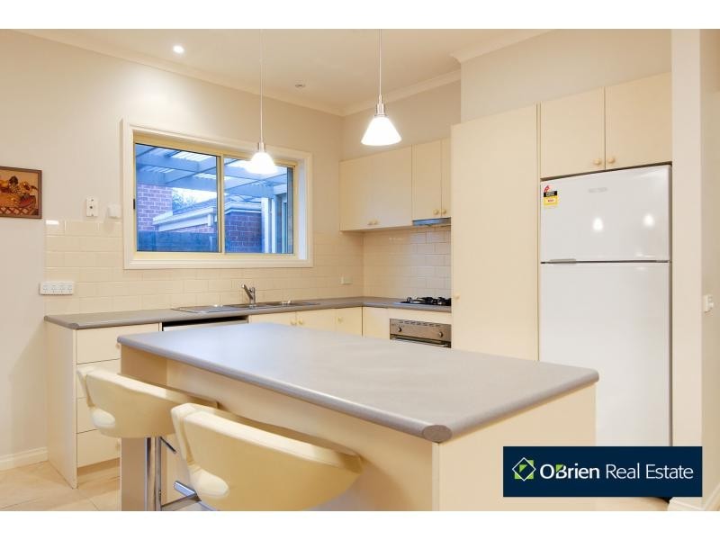 4 Normanton Place, Berwick VIC 3806