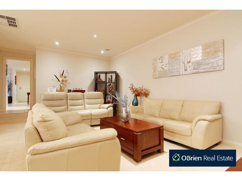 4 Normanton Place, Berwick VIC 3806