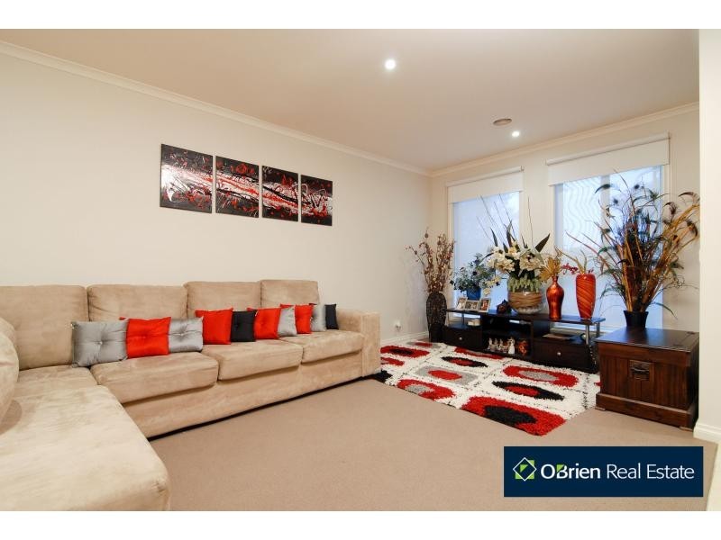 4 Normanton Place, Berwick VIC 3806