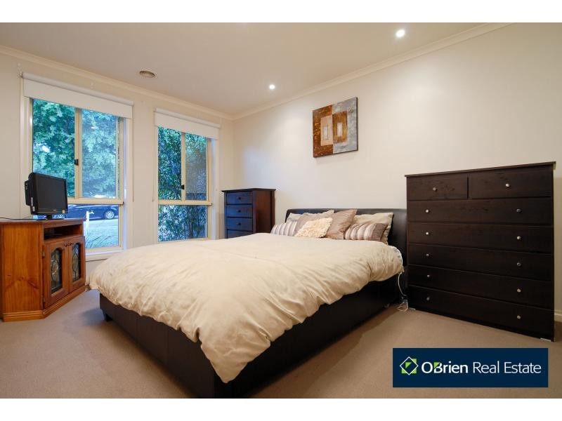 4 Normanton Place, Berwick VIC 3806