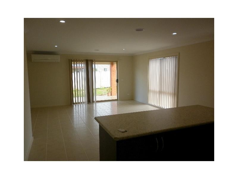 7 Charlbury Crescent, Cranbourne North VIC 3977