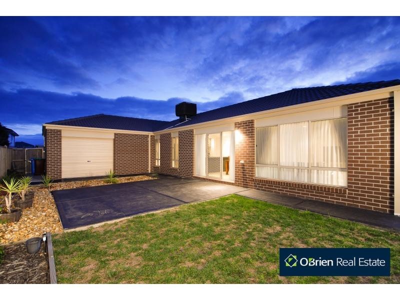 18 Ben Hall Street, Cranbourne East VIC 3977