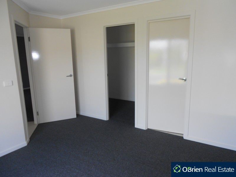 21 Sing Crescent, Berwick VIC 3806