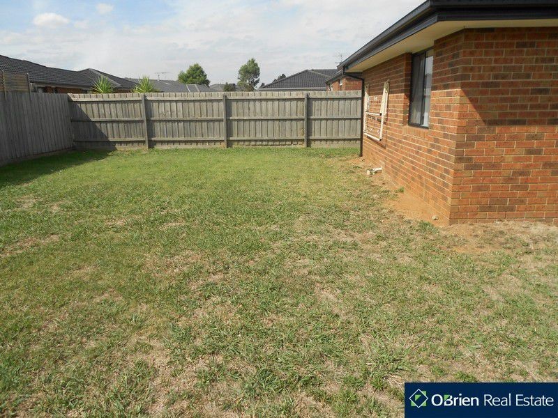 21 Sing Crescent, Berwick VIC 3806