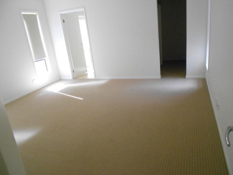 8 Edmund Street, Pakenham VIC 3810