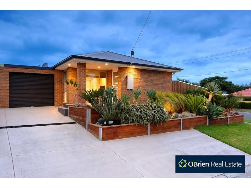 1/127 Warana Drive, Hampton Park VIC 3976