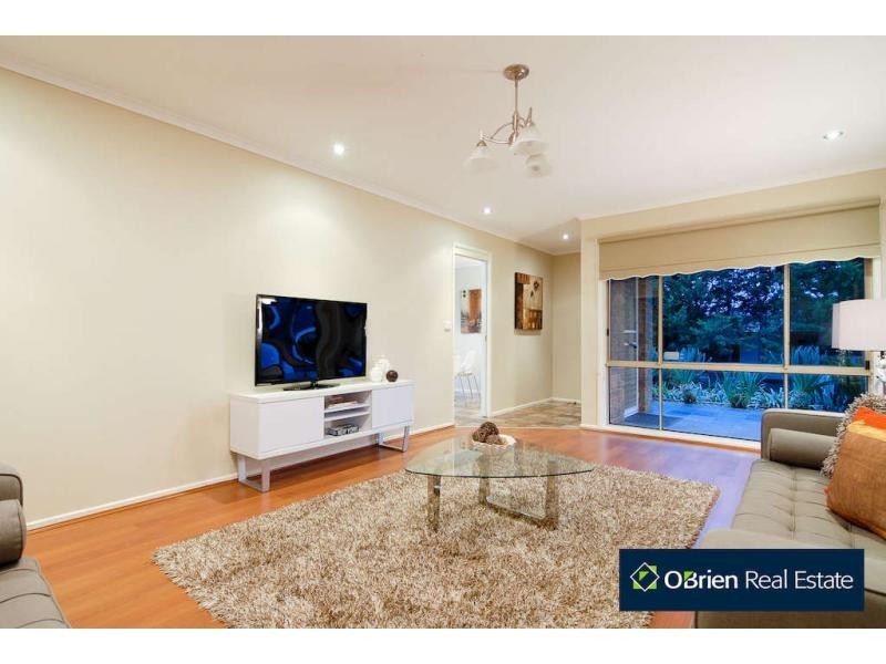 1/127 Warana Drive, Hampton Park VIC 3976