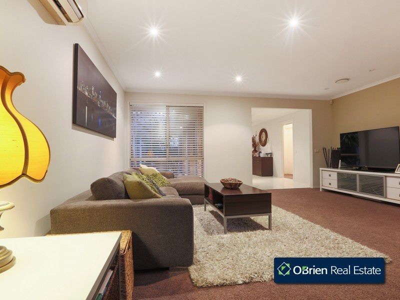 60 St Boswells Avenue, Berwick VIC 3806