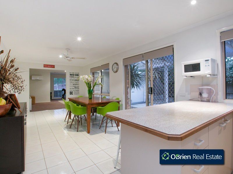 60 St Boswells Avenue, Berwick VIC 3806
