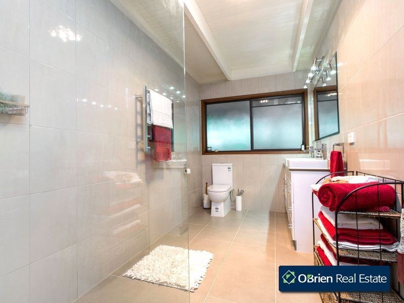 15 Halifax Road, Nar Nar Goon North VIC 3812