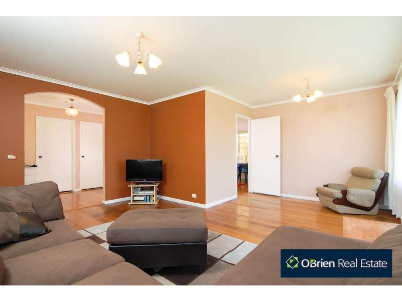 11 Chateau Avenue, Narre Warren VIC 3805