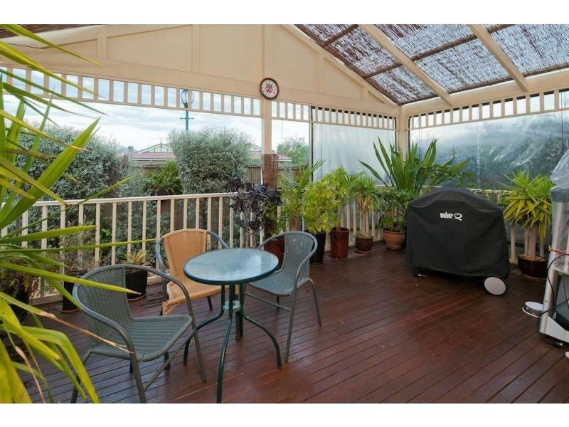 12 Livingstone Blvd, Pakenham VIC 3810