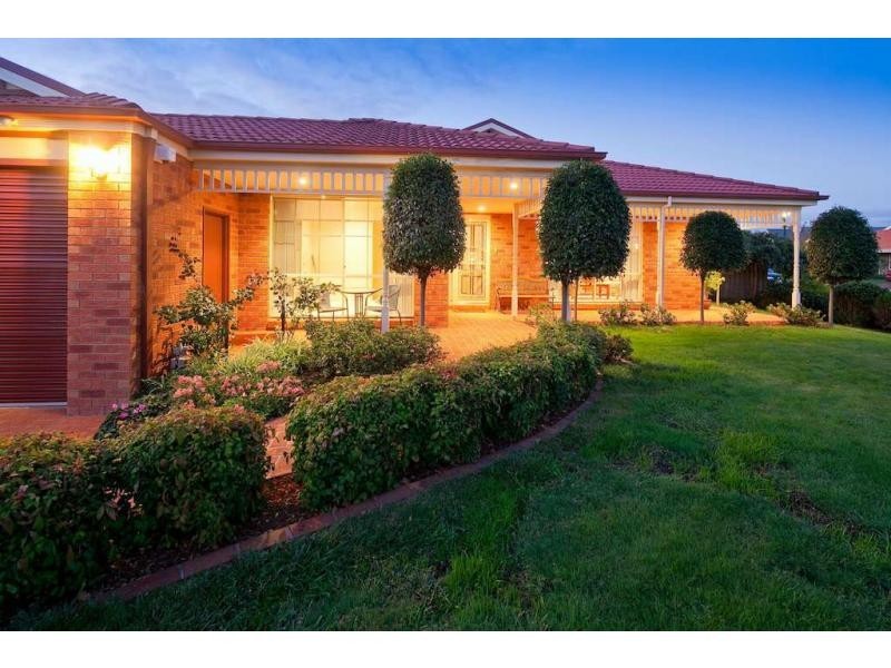 12 Livingstone Blvd, Pakenham VIC 3810