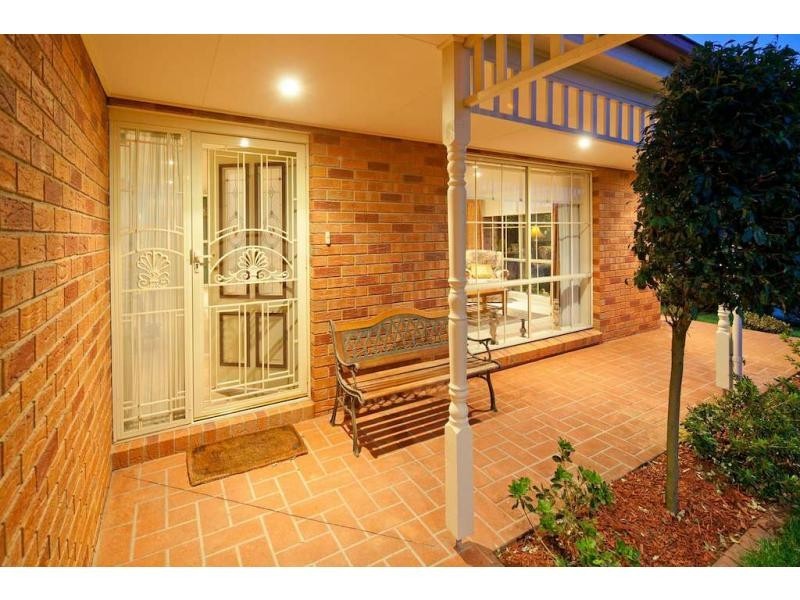 12 Livingstone Blvd, Pakenham VIC 3810