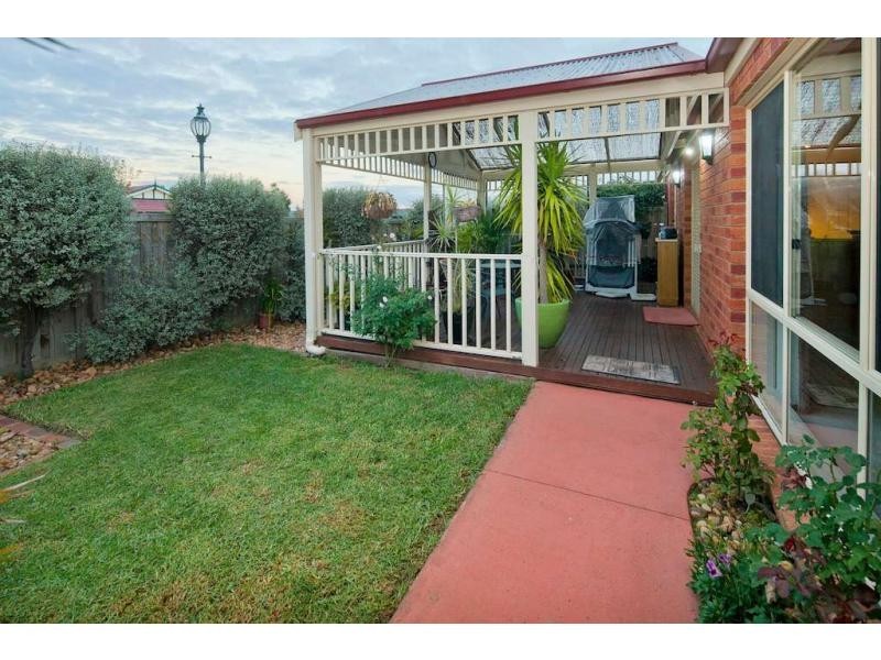 12 Livingstone Blvd, Pakenham VIC 3810
