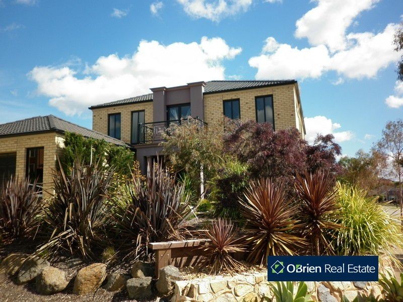 2 Lawton Court, Berwick VIC 3806