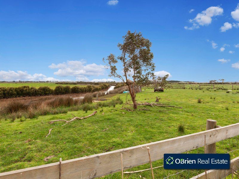 5 Tooradin Esplanade, Tooradin VIC 3980