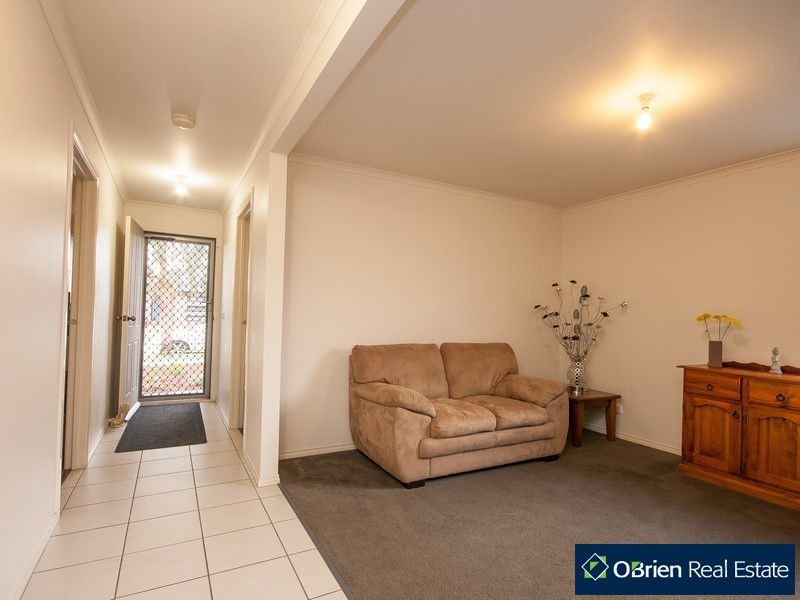 1 Dunferline Crescent, Cranbourne VIC 3977