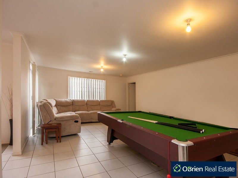 1 Dunferline Crescent, Cranbourne VIC 3977