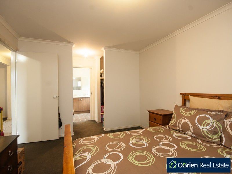 1 Dunferline Crescent, Cranbourne VIC 3977