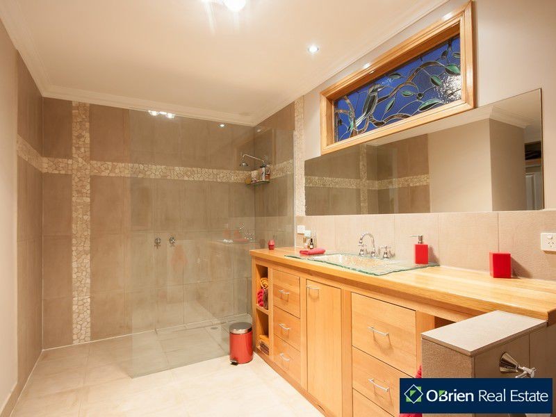 27 Altarnun Road, Langwarrin VIC 3910