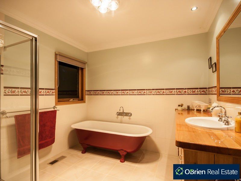 27 Altarnun Road, Langwarrin VIC 3910