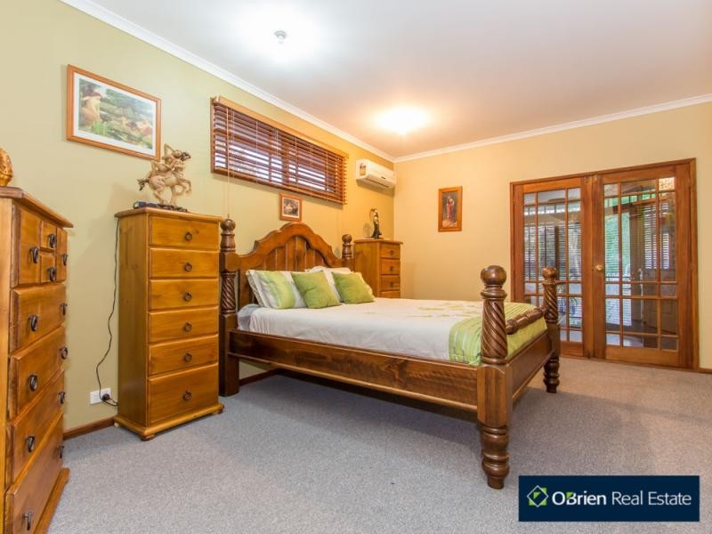 8 Eagle Court, Blind Bight VIC 3980