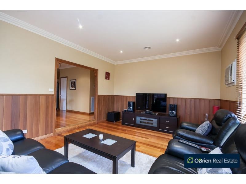 33 Bevnol Road, Langwarrin VIC 3910