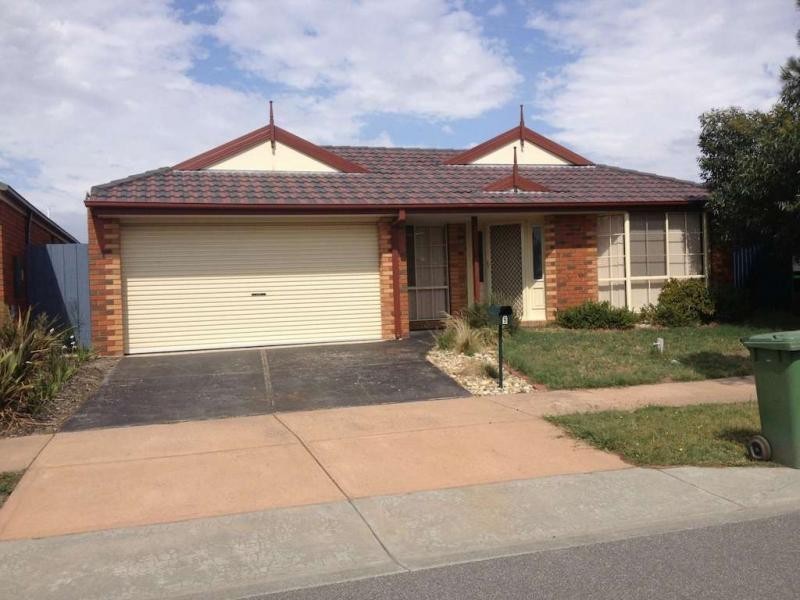 9 Radiata Circuit, Pakenham VIC 3810
