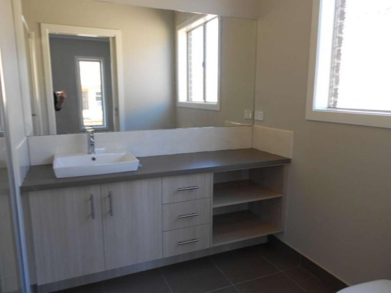 10 Curran Drive, Officer VIC 3809