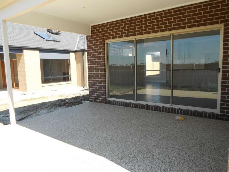 10 Curran Drive, Officer VIC 3809