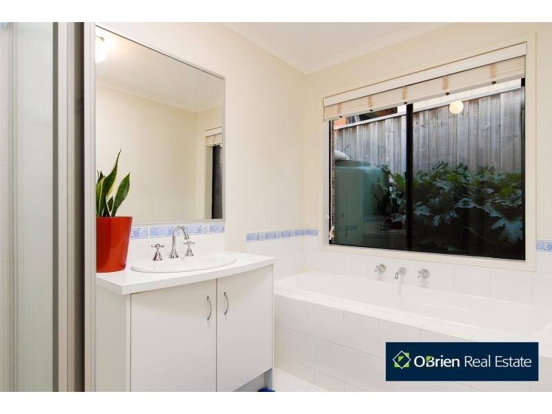 7 Peppertree Avenue, Narre Warren South VIC 3805