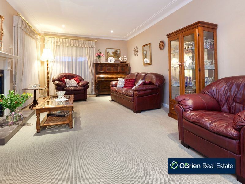 12 Lyall Road, Berwick VIC 3806