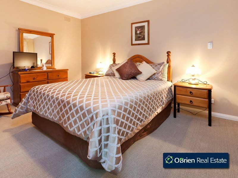 12 Lyall Road, Berwick VIC 3806