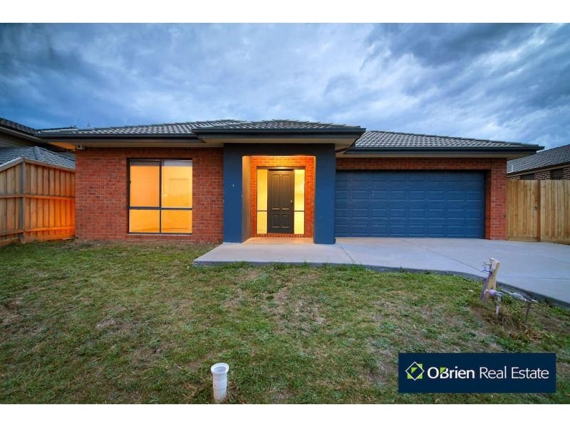 3 Bushranger Boulevard, Cranbourne East VIC 3977