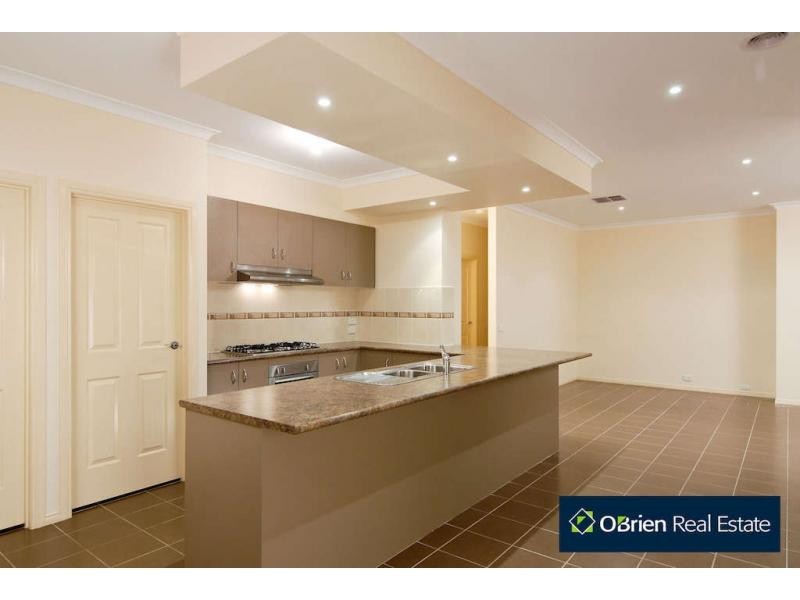 3 Bushranger Boulevard, Cranbourne East VIC 3977