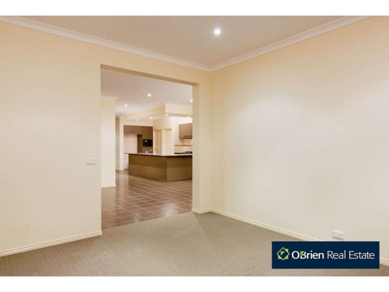 3 Bushranger Boulevard, Cranbourne East VIC 3977