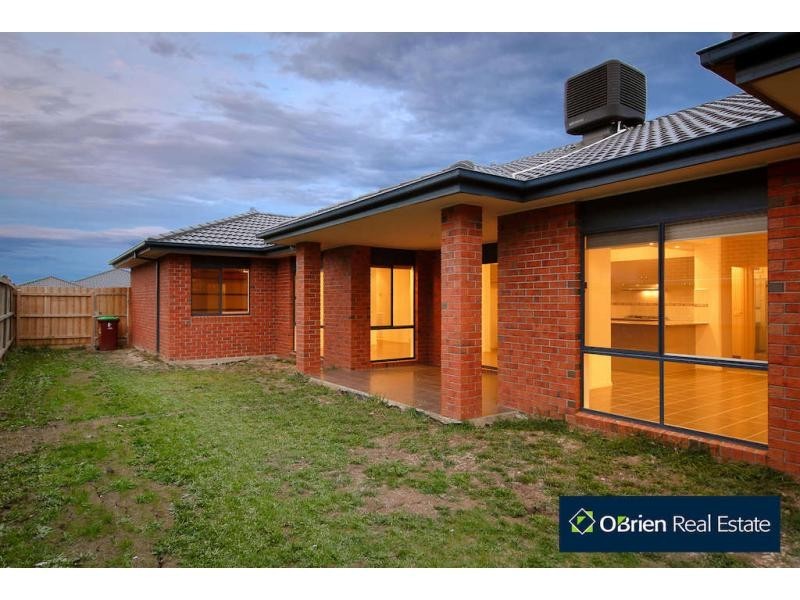3 Bushranger Boulevard, Cranbourne East VIC 3977
