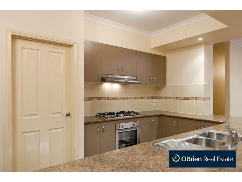 3 Bushranger Boulevard, Cranbourne East VIC 3977