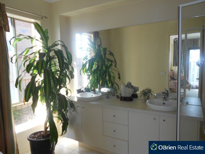 57 Golf Links Road, Berwick VIC 3806