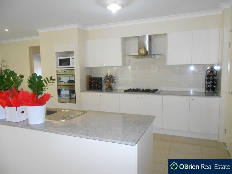 57 Golf Links Road, Berwick VIC 3806