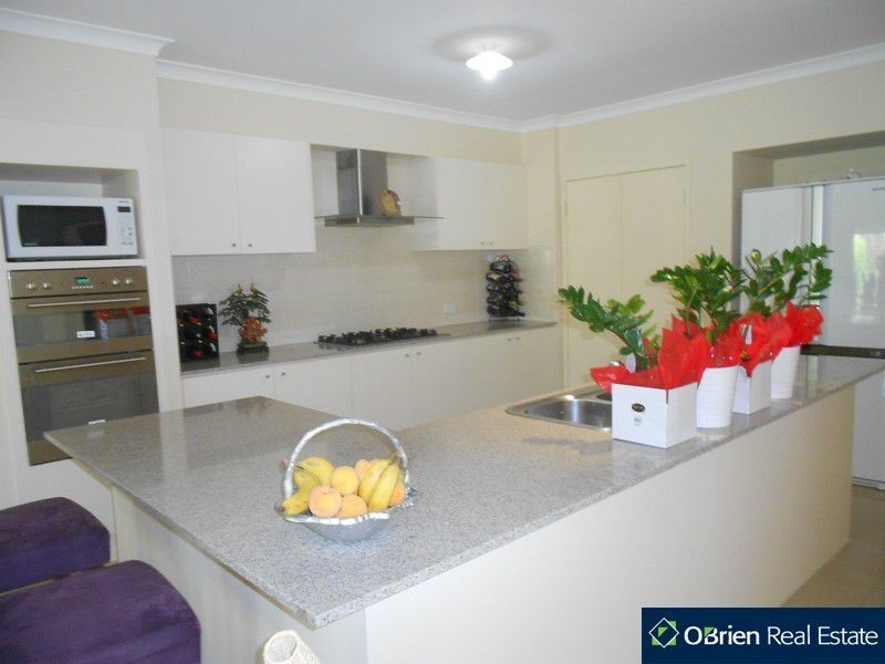 57 Golf Links Road, Berwick VIC 3806