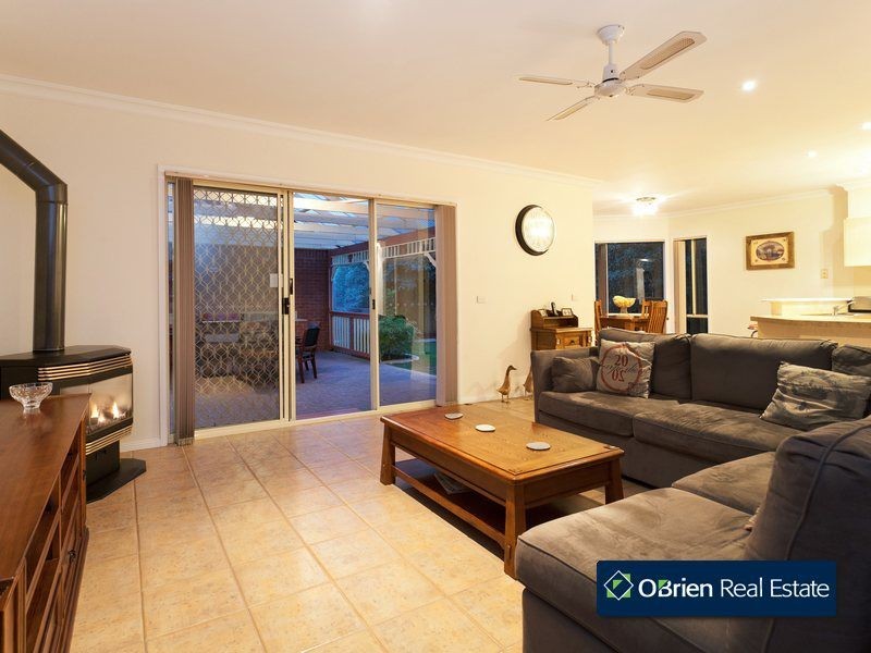 21 Streeton Way, Berwick VIC 3806