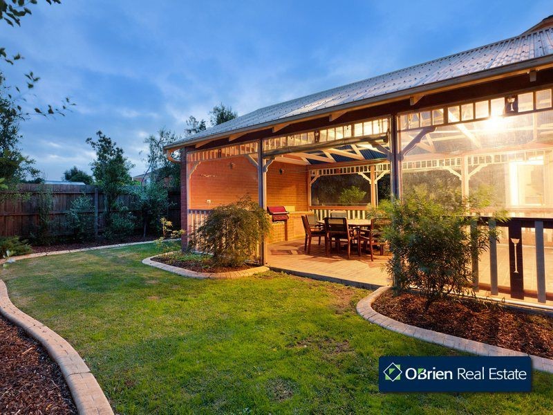 21 Streeton Way, Berwick VIC 3806